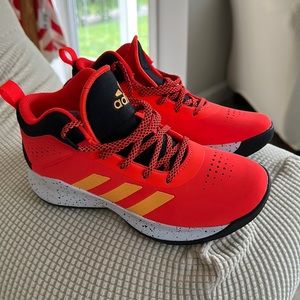 Adidas LVL029002 Boys Size 4 - Basketball